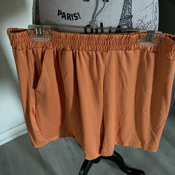 Capella Short Set-Loose Fit-Color:Tomato Cream-Lightweight polyester & Spandex - Picture 3 of 5